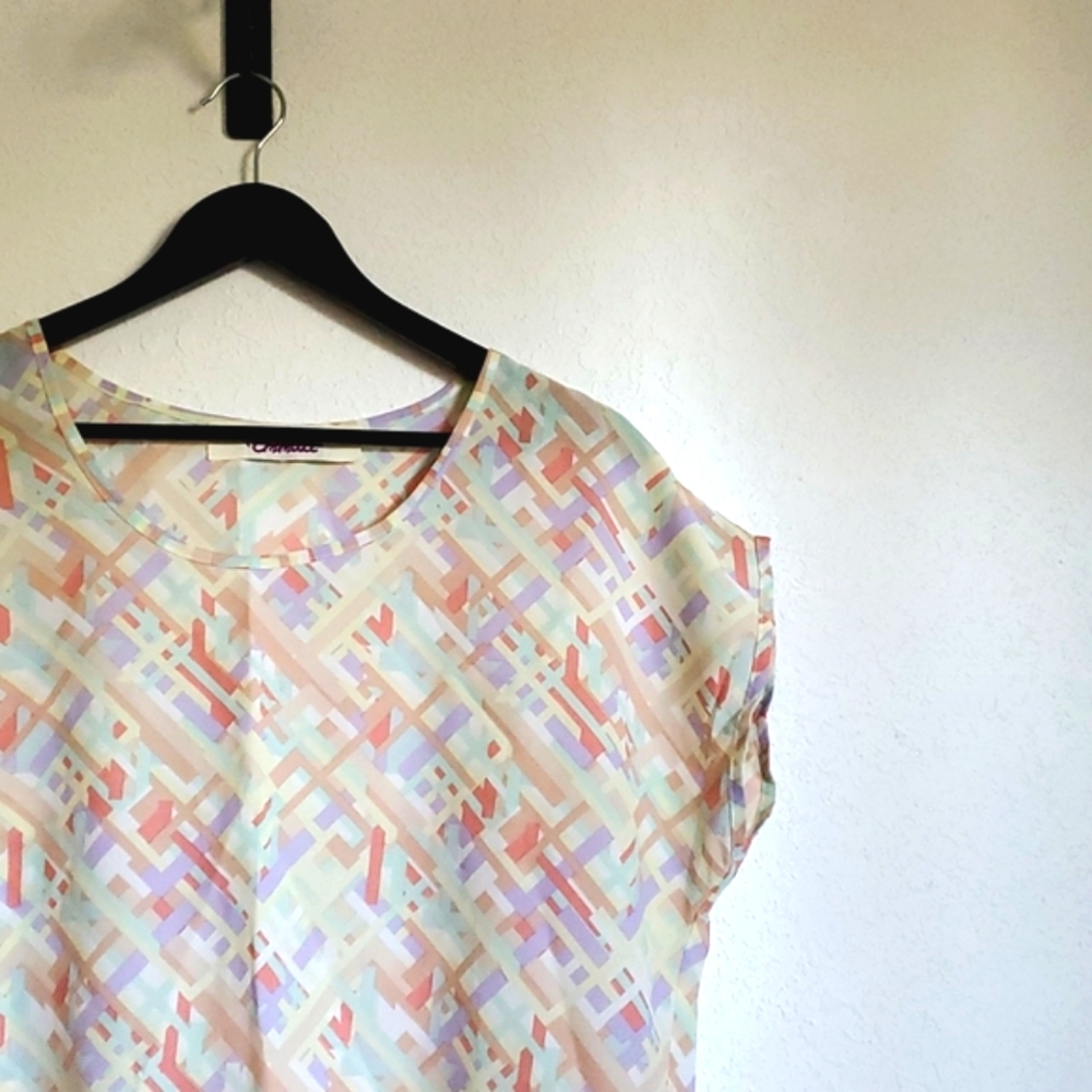 Emmelee Color Block Shell Top M - Picture 2 of 6